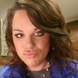 Meet your Posher, Alisha